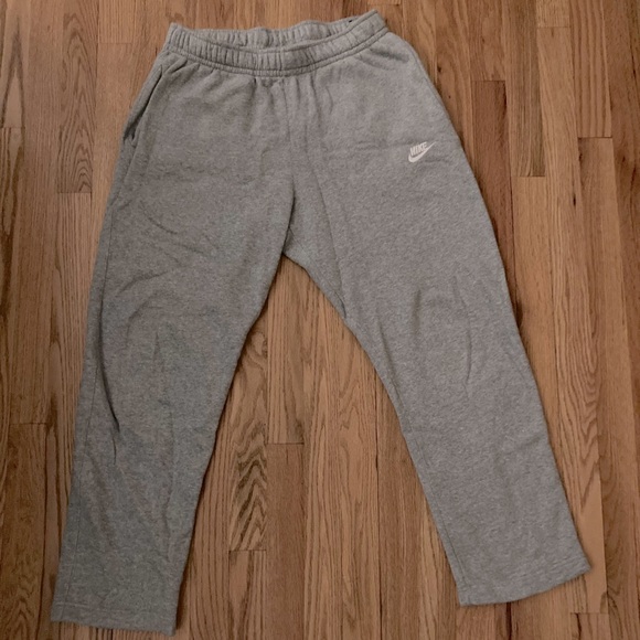 Nike sweatpants - Picture 1 of 1